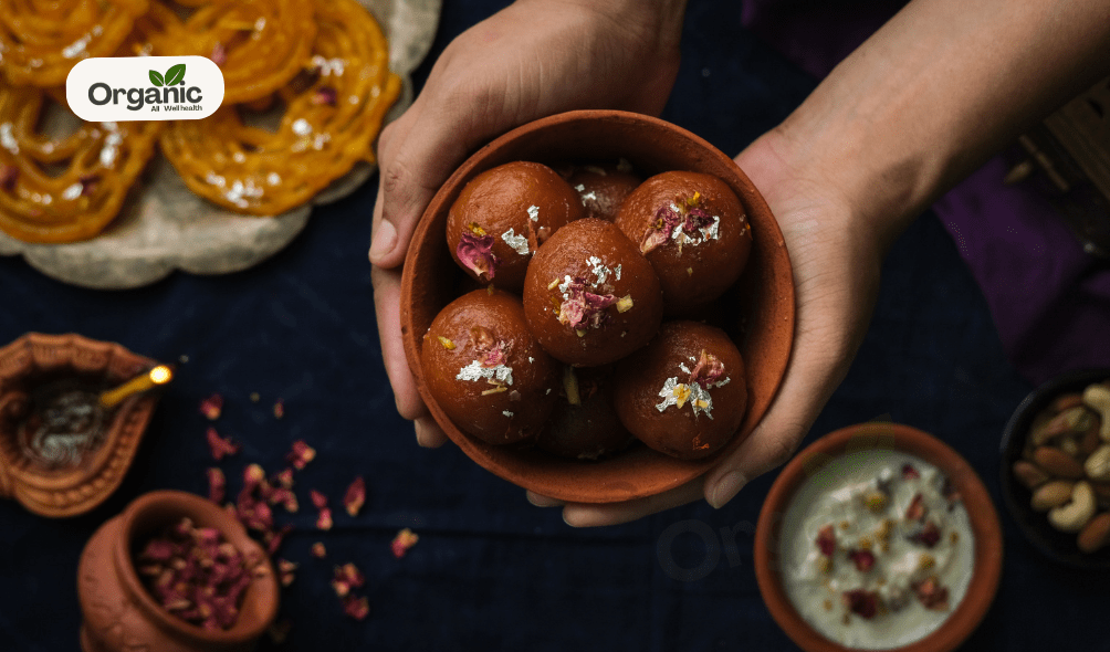 Popular Traditional Diwali Food 2025: गुलाब जामुन (Gulab Jamun)