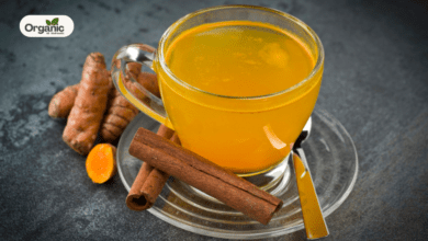 क्या रात में पीना चाहिए Turmeric Water? जानिए Turmeric Water वाला पानी पीने के फायदे