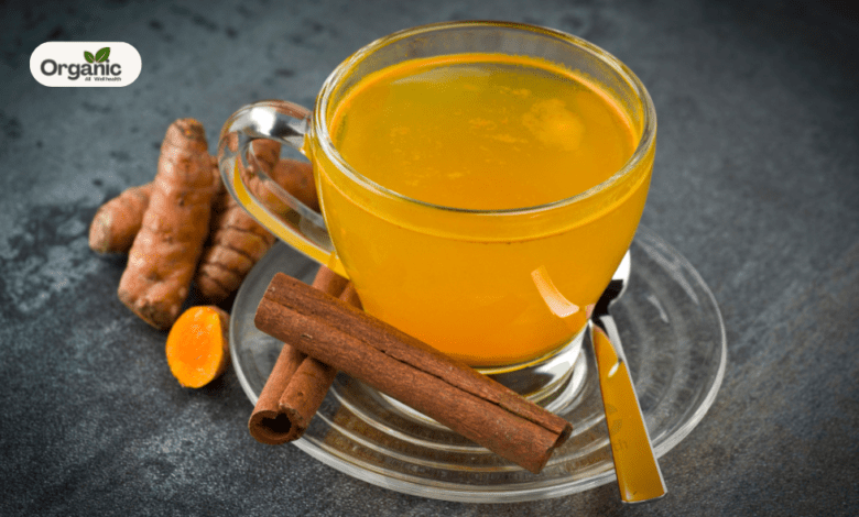 क्या रात में पीना चाहिए Turmeric Water? जानिए Turmeric Water वाला पानी पीने के फायदे